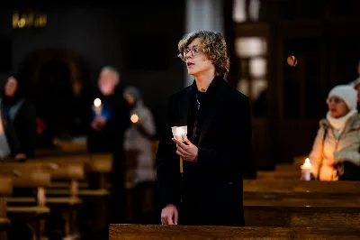 W czwartek (7 grudnia) w wigilię Niepokalanego Poczęcia NMP modliliśmy się śpiewem Akatystu ku czci Bogurodzicy. Śpiew prowadziła Katedralna Schola Liturgiczna pod dyrekcją ks. Juliana Wybrańca. Nabożeństwu przewodniczył ks. Jakub Oczkowicz.
fot. Tomasz Chrobak