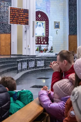 W Środę Popielcową (14 lutego) biskup Jan Wątroba odprawił w katedrze rzeszowskiej Mszę Świętą na rozpoczęcie Wielkiego Postu. Homilię wygłosił ks. dr Paweł Koleśnikowicz, który prowadzi rekolekcje wielkopostne w parafii katedralnej. Podczas Eucharystii odbył się obrzęd posypania głów popiołem. Śpiew podczas liturgii prowadziła Katedralna Schola Liturgiczna. Liturgia była transmitowana przez Radio VIA. fot. Joanna Prasoł