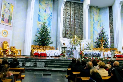 Pasterce w naszej Katedrze przewodniczył bp Jan Wątroba.  fot. Andrzej Kotowicz