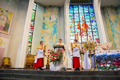 W piątek 28 czerwca obchodziliśmy Uroczystość Najświętszego Serca Pana Jezusa. Jest to nasze święto patronalne złączone z możliwością zyskania odpustu zupełnego. Uroczystej sumie odpustowej przewodniczył bp Edward Białogłowski. Kaznodzieją odpustowym był ks. dr Łukasz Hendzel. fot.: www.facebook.com/Fotografiarzeszow https://fotografiarzeszow.com.pl/