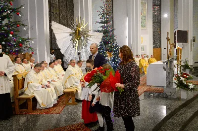 27 grudnia 2020 r., w Święto Świętej Rodziny: Jezusa, Maryi i Józefa, w katedrze rzeszowskiej duchowni i świeccy modlili się w intencji bp. Jana Wątroby w dniu imienin. Eucharystię, której przewodniczył Solenizant, koncelebrowali: bp Kazimierz Górny, bp Edward Białogłowski oraz blisko 30 księży.  fot. Andrzej Kotowicz