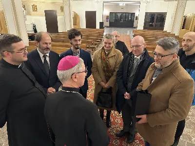 W liturgiczne wspomnienie św. Jana Apostoła (27.12) bp Jan Wątroba przewodniczył Mszy św. w katedrze rzeszowskiej. Eucharystię koncelebrowali abp Edward Nowak, bp Edward Białogłowski, bp Kazimierz Górny, a także ponad 60 kapłanów, którzy wraz z wiernymi modlili się w intencji Biskupa Rzeszowskiego z okazji jego imienin.