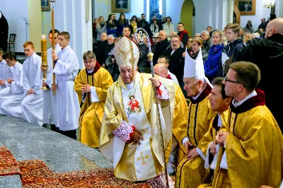 Pasterce w naszej Katedrze przewodniczył Ks. Bp Edward Białogłowski. Czuwanie przed Pasterką prowadziła młodzież z Oazy.
fot. Andrzej Kotowicz