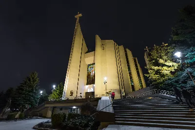 Pasterce w naszej Katedrze przewodniczył bp Jan Wątroba. Czuwanie przed Pasterką prowadziła młodzież naszej parafii. fot. Fotografiarzeszow