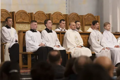 13 października 2022 r. w kościele katedralnym w Rzeszowie odbyło się ostatnie w tym roku Nabożeństwo Fatimskie. Mszy Świętej przewodniczył ks. Andrzej Szpaczyński, ojciec duchowny Wyższego Seminarium Duchownego w Rzeszowie, zaś homilię wygłosił ks. Adam Kubiś, rektor seminarium. W liturgii wzięli udział alumni rzeszowskiego seminarium. 
fot. Joanna Prasoł