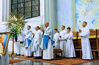 Mszy Świętej przewodniczył i homilię wygłosił ks. Piotr Fortuna - proboszcz parafii Matysówka. Liturgię oraz Różaniec przygotowały ss. Serafitki oraz ss. Felicjanki. fot. Andrzej Kotowicz