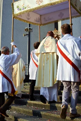 W piątek 8 czerwca obchodziliśmy Uroczystość Najświętszego Serca Pana Jezusa. Jest to nasze święto patronalne złączone z możliwością zyskania odpustu zupełnego. Uroczystej sumie odpustowej przewodniczył bp Kazimierz Górny. Kaznodzieją odpustowym był ks. Mieczysław Lignowski. fot. Joanna Prasoł