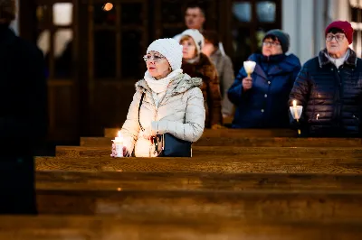 W czwartek (7 grudnia) w wigilię Niepokalanego Poczęcia NMP modliliśmy się śpiewem Akatystu ku czci Bogurodzicy. Śpiew prowadziła Katedralna Schola Liturgiczna pod dyrekcją ks. Juliana Wybrańca. Nabożeństwu przewodniczył ks. Jakub Oczkowicz.
fot. Tomasz Chrobak