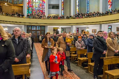 26 grudnia o godz. 12.00 Mszy Świętej w naszej Katedrze przewodniczył Ks. Bp Edward Białogłowski. Podczas Mszy Świętej śpiewał chór katedralny Pueri Cantores Resovienses. Po Mszy Świętej Ksiądz Biskup wraz z chórzystami dzielili się opłatkiem. fot. Fotografiarzeszow