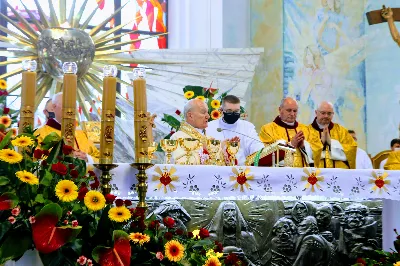 W niedzielę 7 czerwca podczas Mszy Świętej o godz. 12.00 we wspólnocie parafialnej dziękowaliśmy Panu Bogu za 60 lat kapłaństwa ks. inf. Stanisława Maca - pierwszego proboszcza i budowniczego naszej Katedry. fot. Joanna Prasoł, Andrzej Kotowicz