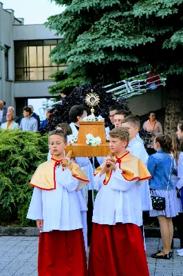 Mszy Świętej przewodniczył ks. Jerzy Buczek. Homilię wygłosił ks. Tomasz Bać. Śpiew prowadził chór Alba Cantans, którym dyrygowała Kornelia Ignas.