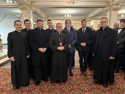 W liturgiczne wspomnienie św. Jana Apostoła (27.12) bp Jan Wątroba przewodniczył Mszy św. w katedrze rzeszowskiej. Eucharystię koncelebrowali abp Edward Nowak, bp Edward Białogłowski, bp Kazimierz Górny, a także ponad 60 kapłanów, którzy wraz z wiernymi modlili się w intencji Biskupa Rzeszowskiego z okazji jego imienin.