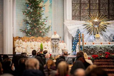 W poniedziałek 27 grudnia 2021 r. w naszej Katedrze duchowni i świeccy modlili się w intencji bpa Jana Wątroby w dniu imienin.  fot. Paulina Lęcznar