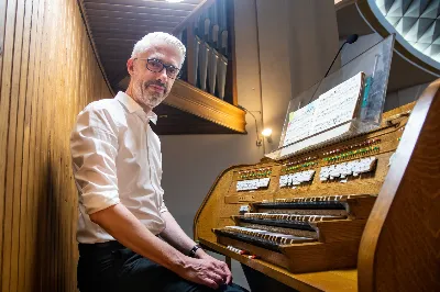 W niedzielę 20 sierpnia 2023 r. odbył się ostatni koncert Podkarpackiego Festiwalu Organowego 2023. Wykonawcą koncertu był Holger Gehring – organista słynnego ewangelickiego kościoła Kreuzkirche w Dreźnie. Fot. Joanna Prasoł