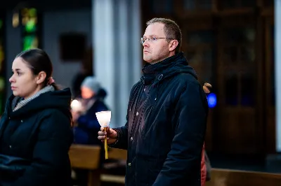 W czwartek (7 grudnia) w wigilię Niepokalanego Poczęcia NMP modliliśmy się śpiewem Akatystu ku czci Bogurodzicy. Śpiew prowadziła Katedralna Schola Liturgiczna pod dyrekcją ks. Juliana Wybrańca. Nabożeństwu przewodniczył ks. Jakub Oczkowicz.
fot. Tomasz Chrobak