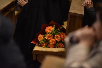W liturgiczne wspomnienie św. Jana Apostoła (27 grudnia) w katedrze rzeszowskiej celebrowano Eucharystię, której przewodniczył bp Jan Wątroba. Mszę św. koncelebrował abp Edward Nowak, bp Edward Białogłowski, a także ok. 60 kapłanów, którzy wraz z przedstawicielami wspólnot, stowarzyszeń i instytucji modlili się w intencji Biskupa Rzeszowskiego z okazji jego imienin.
Homilię wygłosił ks. Janusz Kosior, proboszcz parafii pw. św. Jadwigi Królowej w Rzeszowie.
Na zakończenie Mszy św. bp Jan Wątroba podziękował za modlitwę i życzenia. 
fot. ks. Jakub Oczkowicz
