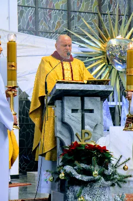 Pasterce w naszej Katedrze przewodniczył Ks. Bp Edward Białogłowski. Czuwanie przed Pasterką prowadziła młodzież z Oazy.
fot. Andrzej Kotowicz