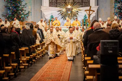 W poniedziałek 27 grudnia 2021 r. w naszej Katedrze duchowni i świeccy modlili się w intencji bpa Jana Wątroby w dniu imienin.  fot. Paulina Lęcznar