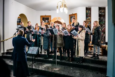 W czwartek (7 grudnia) w wigilię Niepokalanego Poczęcia NMP modliliśmy się śpiewem Akatystu ku czci Bogurodzicy. Śpiew prowadziła Katedralna Schola Liturgiczna pod dyrekcją ks. Juliana Wybrańca. Nabożeństwu przewodniczył ks. Jakub Oczkowicz.
fot. Tomasz Chrobak