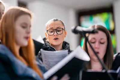 W czwartek (7 grudnia) w wigilię Niepokalanego Poczęcia NMP modliliśmy się śpiewem Akatystu ku czci Bogurodzicy. Śpiew prowadziła Katedralna Schola Liturgiczna pod dyrekcją ks. Juliana Wybrańca. Nabożeństwu przewodniczył ks. Jakub Oczkowicz.
fot. Tomasz Chrobak