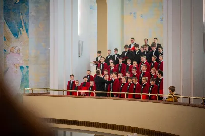 W Niedzielę Świętej Rodziny Mszy Świętej o godz. 12.00 przewodniczył bp Edward Białogłowski. Eucharystię uświetnił śpiewem kolęd Katedralny Chór Chłopięco-Męski Pueri Cantores Resovienses. fot. Paulina Lęcznar