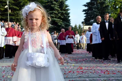 W piątek 8 czerwca obchodziliśmy Uroczystość Najświętszego Serca Pana Jezusa. Jest to nasze święto patronalne złączone z możliwością zyskania odpustu zupełnego. Uroczystej sumie odpustowej przewodniczył bp Kazimierz Górny. Kaznodzieją odpustowym był ks. Mieczysław Lignowski. fot. Joanna Prasoł