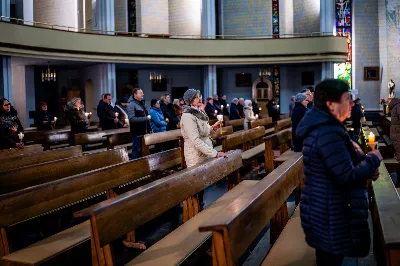 W czwartek (7 grudnia) w wigilię Niepokalanego Poczęcia NMP modliliśmy się śpiewem Akatystu ku czci Bogurodzicy. Śpiew prowadziła Katedralna Schola Liturgiczna pod dyrekcją ks. Juliana Wybrańca. Nabożeństwu przewodniczył ks. Jakub Oczkowicz.
fot. Tomasz Chrobak