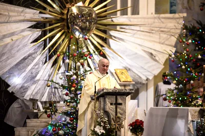 W liturgiczne święto św. Jana Apostoła i Ewangelisty, w katedrze rzeszowskiej duchowni i świeccy modlili się w intencji bp. Jana Wątroby. Eucharystię, której przewodniczył Solenizant, koncelebrowali: bp Kazimierz Górny, bp Edward Białogłowski oraz 56 księży.  fot. Dariusz Kamiński (https://fotografiarzeszow.com.pl)