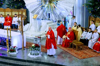 26 grudnia o godz. 12.00 Mszy Świętej w naszej Katedrze przewodniczył Ks. Bp Kazimierz Górny. Podczas Mszy Świętej śpiewał chór katedralny Pueri Cantores Resovienses. Po Mszy Świętej Ksiądz Biskup wraz z chórzystami dzielili się opłatkiem.
fot. Andrzej Kotowicz