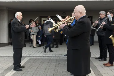 W Niedzielę Wielkanocną Mszy Świętej z procesją rezurekcyjną przewodniczył bp Edward Białogłowski.
fot. Joanna Prasoł