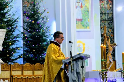 Pasterce w naszej Katedrze przewodniczył Ks. Bp Edward Białogłowski. Czuwanie przed Pasterką prowadziła młodzież z Oazy.
fot. Andrzej Kotowicz