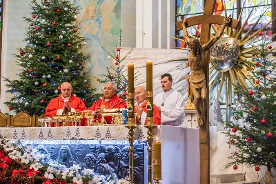 26 grudnia o godz. 12.00 Mszy Świętej w naszej Katedrze przewodniczył Ks. Bp Edward Białogłowski. Podczas Mszy Świętej śpiewał chór katedralny Pueri Cantores Resovienses. Po Mszy Świętej Ksiądz Biskup wraz z chórzystami dzielili się opłatkiem. fot. Fotografiarzeszow