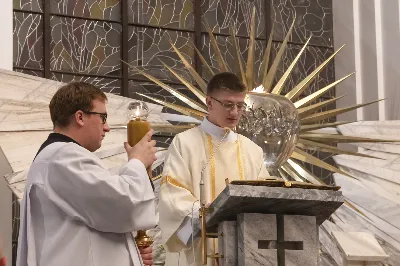 13 października 2022 r. w kościele katedralnym w Rzeszowie odbyło się ostatnie w tym roku Nabożeństwo Fatimskie. Mszy Świętej przewodniczył ks. Andrzej Szpaczyński, ojciec duchowny Wyższego Seminarium Duchownego w Rzeszowie, zaś homilię wygłosił ks. Adam Kubiś, rektor seminarium. W liturgii wzięli udział alumni rzeszowskiego seminarium. 
fot. Joanna Prasoł