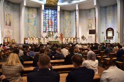 W czwartek, 24 kwietnia w Katedrze Rzeszowskiej bp Jan Wątroba odprawił Mszę św. w intencji zmarłego w Poniedziałek Wielkanocny papieża Franciszka.
fot. ks. Jakub Oczkowicz