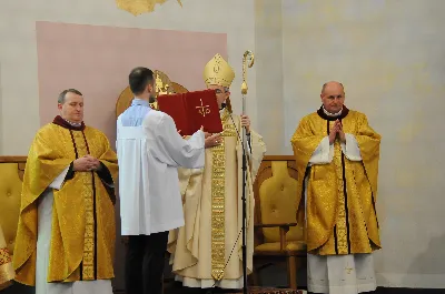 W sobotę 27.04.2019 r. podczas Mszy Świętej o godz.11.00 młodzież z Parafii Katedralnej oraz z parafii Matki Boskiej Częstochowskiej (Rzeszów-Drabinianka) otrzymała z rąk Ks. Bpa Jana Wątroby sakrament bierzmowania.