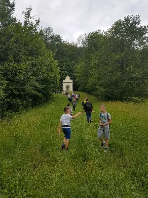 W czwartek 22.06.2017 r. dzieci, które w tym roku przystąpiły do I Komunii Świętej, udały się wraz z ks. Julianem i s. Karolą na pielgrzymkę dziękczynną do Kalwarii Pacławskiej i Przemyśla.