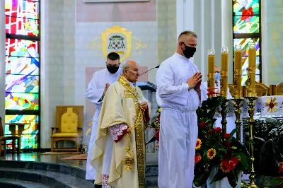 W niedzielę 7 czerwca podczas Mszy Świętej o godz. 12.00 we wspólnocie parafialnej dziękowaliśmy Panu Bogu za 60 lat kapłaństwa ks. inf. Stanisława Maca - pierwszego proboszcza i budowniczego naszej Katedry. fot. Joanna Prasoł, Andrzej Kotowicz