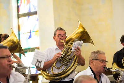 W piątek 28 czerwca obchodziliśmy Uroczystość Najświętszego Serca Pana Jezusa. Jest to nasze święto patronalne złączone z możliwością zyskania odpustu zupełnego. Uroczystej sumie odpustowej przewodniczył bp Edward Białogłowski. Kaznodzieją odpustowym był ks. dr Łukasz Hendzel. fot.: www.facebook.com/Fotografiarzeszow https://fotografiarzeszow.com.pl/