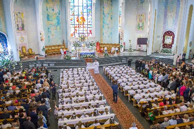 W niedzielę 13 maja 2018 r. 139 dzieci przyjęło w Katedrze Rzeszowskiej I Komunię Świętą. Mszy Świętej przewodniczył proboszcz Katedry ks. Krzysztof Gołąbek. Za przygotowanie dzieci do I Komunii Świętej odpowiadali: s. Karola oraz ks. Julian. fot. Grzegorz Slemp Photography