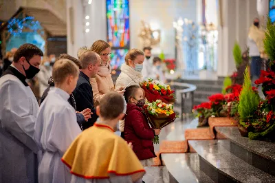 Pasterce w naszej Katedrze przewodniczył bp Jan Wątroba. Czuwanie przed Pasterką prowadziła młodzież naszej parafii. fot. Fotografiarzeszow