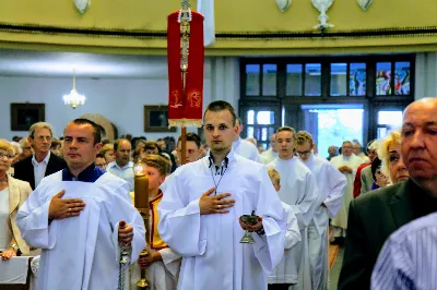 Mszy Świętej przewodniczył ks. Jerzy Buczek. Homilię wygłosił ks. Tomasz Bać. Śpiew prowadził chór Alba Cantans, którym dyrygowała Kornelia Ignas.