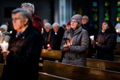 W czwartek (7 grudnia) w wigilię Niepokalanego Poczęcia NMP modliliśmy się śpiewem Akatystu ku czci Bogurodzicy. Śpiew prowadziła Katedralna Schola Liturgiczna pod dyrekcją ks. Juliana Wybrańca. Nabożeństwu przewodniczył ks. Jakub Oczkowicz.
fot. Tomasz Chrobak