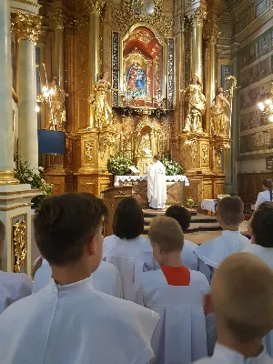 W czwartek 22.06.2017 r. dzieci, które w tym roku przystąpiły do I Komunii Świętej, udały się wraz z ks. Julianem i s. Karolą na pielgrzymkę dziękczynną do Kalwarii Pacławskiej i Przemyśla.