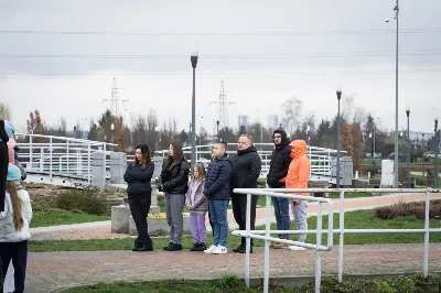 W Wielki Piątek (7 kwietnia) w Parku Papieskim odbyła się Droga Krzyżowa wprowadzająca w przeżywanie Liturgii Męki Pańskiej. Prowadzona była przez wspólnotę Wyższego Seminarium Duchownego w Rzeszowie pod przewodnictwem Biskupa Rzeszowskiego Jana Wątroby. W rozważaniach kolejnych stacji, ks. dr Mateusz Rachwalski, prefekt seminarium, zachęcał do życia zgodnie z nauką wypływającą z krzyża Chrystusowego.
fot. Małgorzata Ryndak