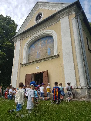 W czwartek 22.06.2017 r. dzieci, które w tym roku przystąpiły do I Komunii Świętej, udały się wraz z ks. Julianem i s. Karolą na pielgrzymkę dziękczynną do Kalwarii Pacławskiej i Przemyśla.