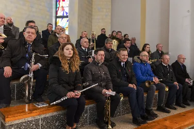 W Niedzielę Wielkanocną Mszy Świętej z procesją rezurekcyjną przewodniczył bp Edward Białogłowski.
fot. Joanna Prasoł