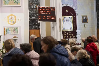 13 października 2022 r. w kościele katedralnym w Rzeszowie odbyło się ostatnie w tym roku Nabożeństwo Fatimskie. Mszy Świętej przewodniczył ks. Andrzej Szpaczyński, ojciec duchowny Wyższego Seminarium Duchownego w Rzeszowie, zaś homilię wygłosił ks. Adam Kubiś, rektor seminarium. W liturgii wzięli udział alumni rzeszowskiego seminarium. 
fot. Joanna Prasoł