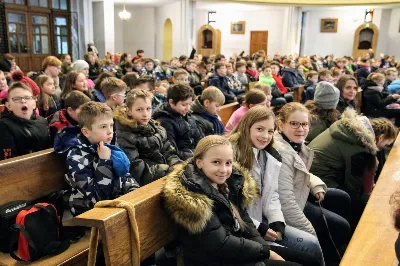 W dniach 19-21.02.2018 r. odbyły się w Katedrze Rzeszowskiej rekolekcje dla dzieci i młodzieży ze Szkoły Podstawowej nr 23 w Rzeszowie. Rekolekcje wygłosił ks. Dominik Kiełb, posługujący w parafii pw. Św. Michała Archanioła w Rzeszowie. Gościem specjalnym podczas rekolekcji był pan Andrzej Sondej - niewidomy od urodzenia organista z Kolbuszowej.