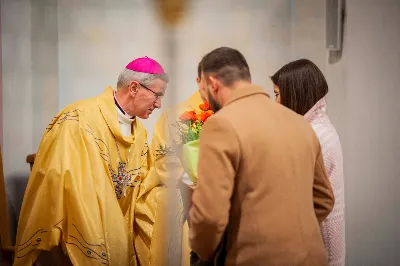 W poniedziałek 27 grudnia 2021 r. w naszej Katedrze duchowni i świeccy modlili się w intencji bpa Jana Wątroby w dniu imienin.  fot. Paulina Lęcznar