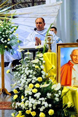 Mszy Świętej przewodniczył i homilię wygłosił ks. Piotr Fortuna - proboszcz parafii Matysówka. Liturgię oraz Różaniec przygotowały ss. Serafitki oraz ss. Felicjanki. fot. Andrzej Kotowicz